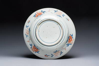 Two large Japanese Imari dishes, Chenghua mark, 17/19th C.