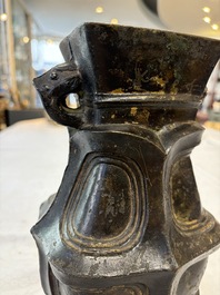 A Chinese archaic bronze wine vessel, Hu 壺, probably Western Zhou