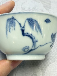 A pair of Chinese blue and white 'Ca Mau' shipwreck cups and saucers, Yongzheng