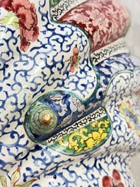 A Chinese Canton enamel shell-shaped basin with floral design, Yongzheng/Qianlong