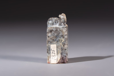 A Chinese soapstone seal with a carved mythical animal, inscribed Ying Hua Hong Bai Shang 樱花红陌上, 19/20th C.