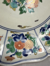 A rare Japanese Ko-Imari Kakiemon-style dish with floral design, possibly for the Chinese market, Edo, 17th C.