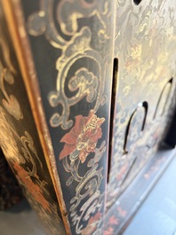 A fine Chinese gilt-lacquered wooden altar table, tiaoan, 18/19th C.