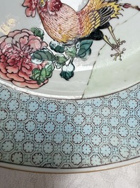 A fine Chinese famille rose 'Roosters' plate, Yongzheng