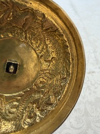 A pair of Chinese gilt-silver 'Dragon' tazzas, Heng Lai 恒來 marks, 19/20th C.