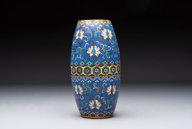 Two Chinese cloisonn&eacute; covered jars, a vase and two brush washers, 19/20th C.