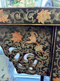 A fine Chinese gilt-lacquered wooden altar table, tiaoan, 18/19th C.