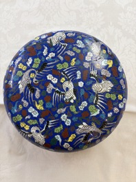 A Chinese cloisonn&eacute; 'Cranes' box and cover, 19th C.