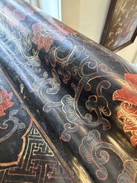 A fine Chinese gilt-lacquered wooden altar table, tiaoan, 18/19th C.