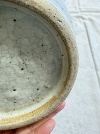 A Chinese celadon crackle-glazed vase and a lavender-blue crackle-glazed vase, 18/19th C.