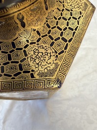 A fine Japanese Satsuma hexagonal vase with narrative design, Kinkozan 錦光山 mark, Meiji, 19th C.