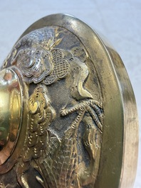 A pair of Chinese gilt-silver 'Dragon' tazzas, Heng Lai 恒來 marks, 19/20th C.