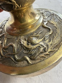 A pair of Chinese gilt-silver 'Dragon' tazzas, Heng Lai 恒來 marks, 19/20th C.