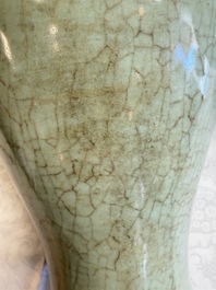 A Chinese celadon crackle-glazed vase and a lavender-blue crackle-glazed vase, 18/19th C.