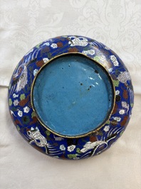 A Chinese cloisonn&eacute; 'Cranes' box and cover, 19th C.