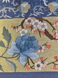 A rare and large Chinese gold-thread and silk 'Bai Niao Chao Feng 百鳥朝鳳' kesi panel, Republic