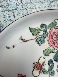 A fine Chinese famille rose 'Roosters' plate, Yongzheng