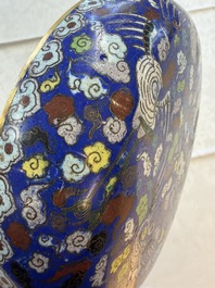 A Chinese cloisonn&eacute; 'Cranes' box and cover, 19th C.