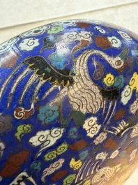 A Chinese cloisonn&eacute; 'Cranes' box and cover, 19th C.