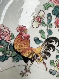 A fine Chinese famille rose 'Roosters' plate, Yongzheng