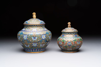 Two Chinese cloisonn&eacute; covered jars, a vase and two brush washers, 19/20th C.