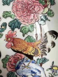 A fine Chinese famille rose 'Roosters' plate, Yongzheng