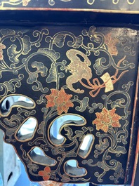 A fine Chinese gilt-lacquered wooden altar table, tiaoan, 18/19th C.