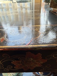 A fine Chinese gilt-lacquered wooden altar table, tiaoan, 18/19th C.
