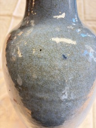 A Chinese celadon crackle-glazed vase and a lavender-blue crackle-glazed vase, 18/19th C.
