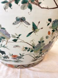 A pair of Chinese famille verte 'Flowers and Butterflies' fishbowls, 19th C.