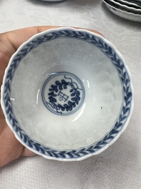 17 Chinese blue and white cups and 22 saucers, Kangxi/Yongzheng