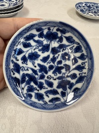 17 Chinese blue and white cups and 22 saucers, Kangxi/Yongzheng