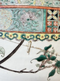 A pair of Chinese famille verte 'Flowers and Butterflies' fishbowls, 19th C.