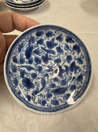 17 Chinese blue and white cups and 22 saucers, Kangxi/Yongzheng