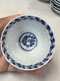 17 Chinese blue and white cups and 22 saucers, Kangxi/Yongzheng