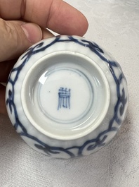 17 Chinese blue and white cups and 22 saucers, Kangxi/Yongzheng