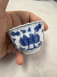 17 Chinese blue and white cups and 22 saucers, Kangxi/Yongzheng