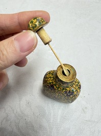 A collection of 12 Chinese cloisonn&eacute; snuff bottles with floral design, 19/20th C.