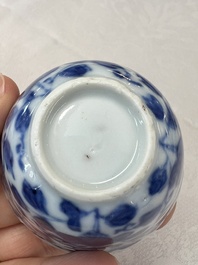 17 Chinese blue and white cups and 22 saucers, Kangxi/Yongzheng