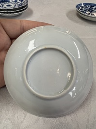 17 Chinese blue and white cups and 22 saucers, Kangxi/Yongzheng