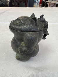 A rare Chinese archaistic bronze bear-form wine vessel, Gong 觥, Han or later