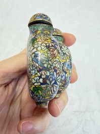 A collection of 12 Chinese cloisonn&eacute; snuff bottles with floral design, 19/20th C.