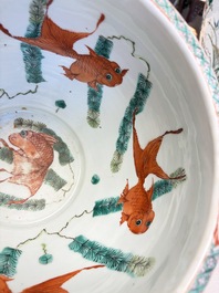 A Chinese famille verte 'Warriors' scroll pot, 19th C.