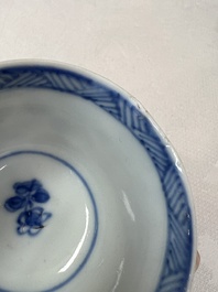17 Chinese blue and white cups and 22 saucers, Kangxi/Yongzheng