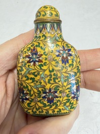 A collection of 12 Chinese cloisonn&eacute; snuff bottles with floral design, 19/20th C.