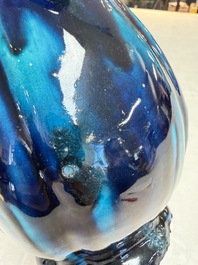 A Chinese archaistic turquoise-glazed 'Hu' vase, 18/19th C.