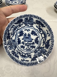 17 Chinese blue and white cups and 22 saucers, Kangxi/Yongzheng