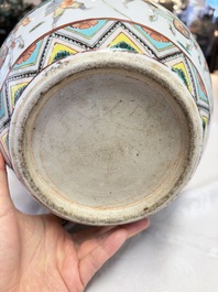 A Chinese famille verte 'Warriors' scroll pot, 19th C.