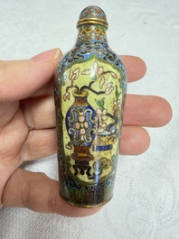 A collection of 12 Chinese cloisonn&eacute; snuff bottles with floral design, 19/20th C.