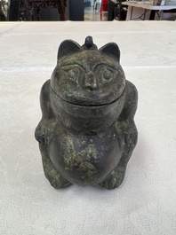 A rare Chinese archaistic bronze bear-form wine vessel, Gong 觥, Han or later